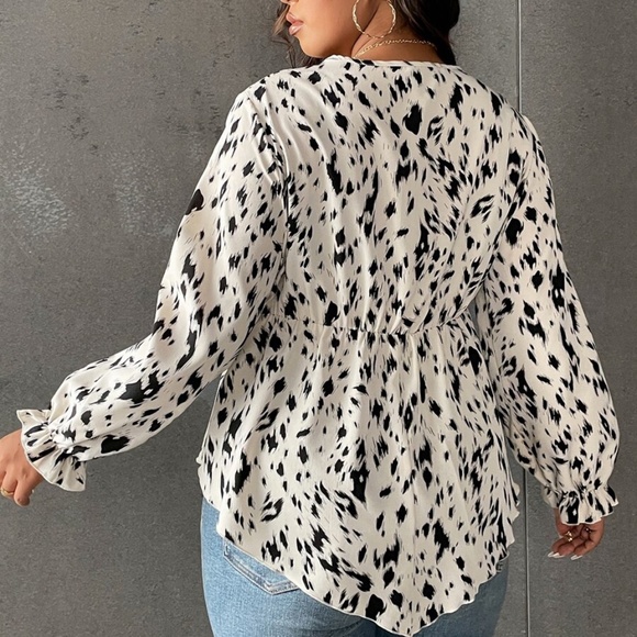 Plus Boho green Leopard Print Surplice Peplum Top - Picture 5 of 8